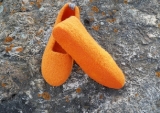 Paar Filzschuhe Orange